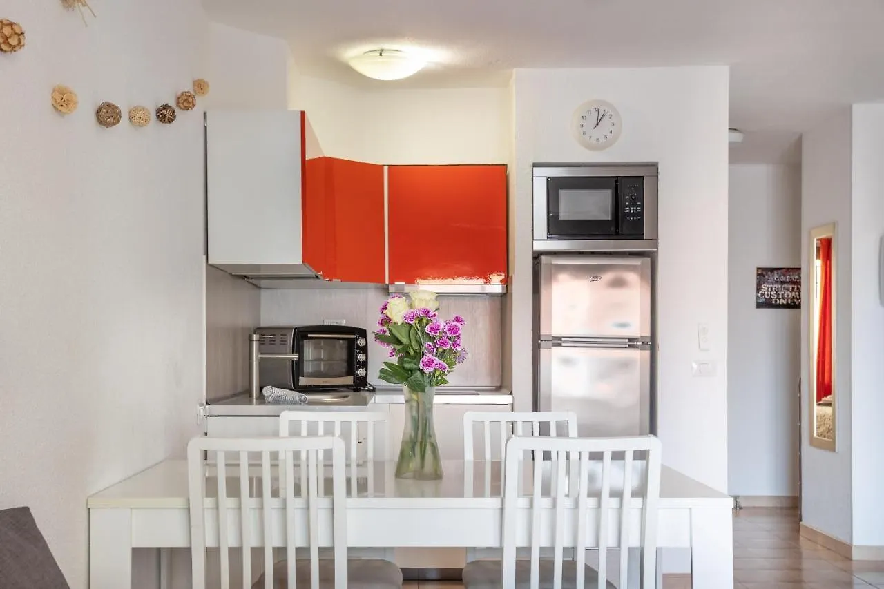 Castle Harbour Phoebe'S Flat Los Cristianos By Lovetenerife Spanien